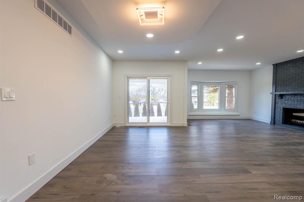 822 DAHLIA Lane, Rochester Hills, MI 48307 — Photo 7