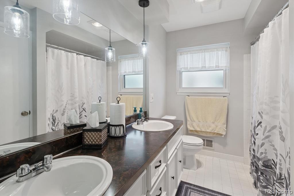 39659 Durand Drive, Sterling Heights, MI 48310 — Photo 12