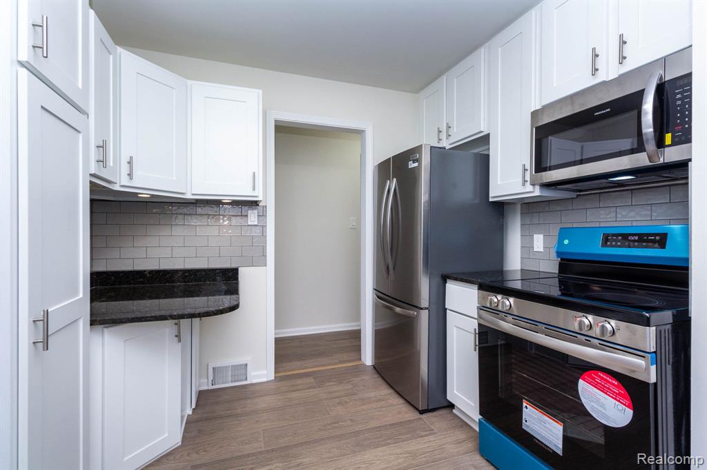 542 S Manitou Avenue, Clawson, MI — Photo 13