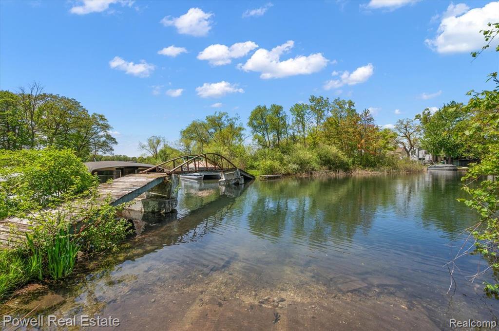 6837 Hatchery Road, Waterford, MI 48327 — Photo 15