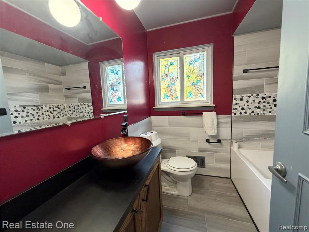 6251 N Charlesworth Street, Dearborn Heights, MI 48127 — Photo 19