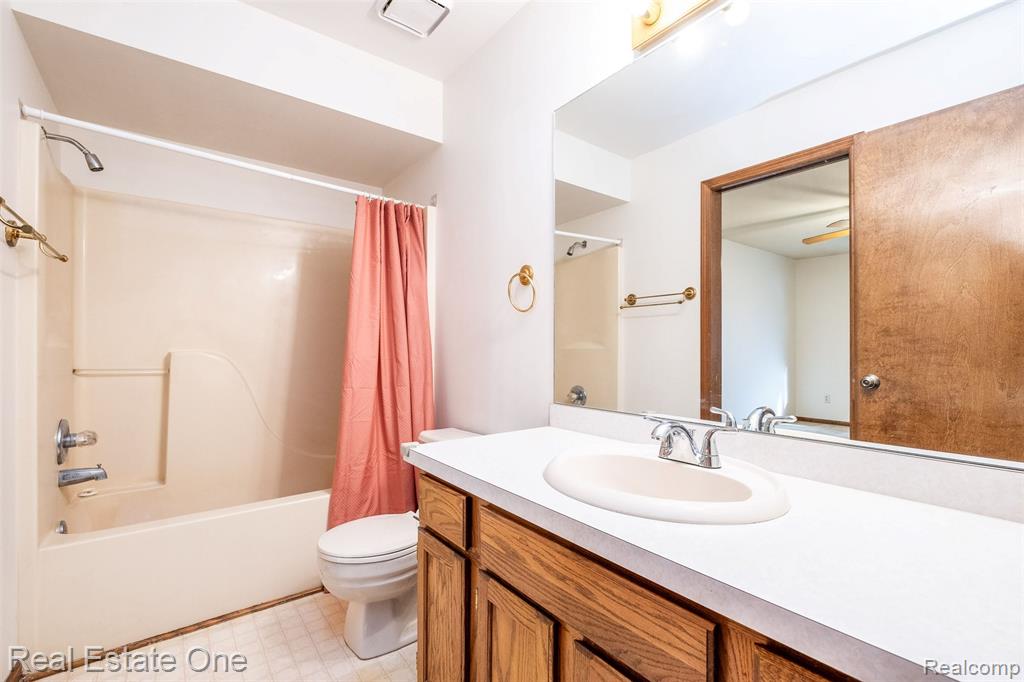 7053 Pershing, Waterford, MI 48327 — Photo 20