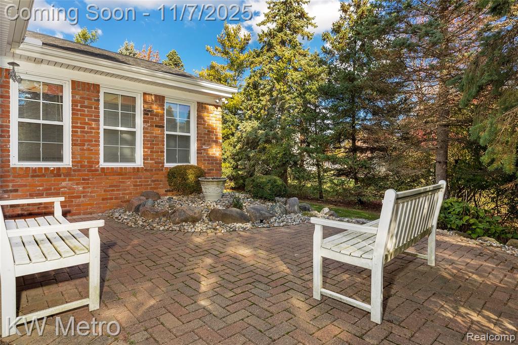 5338 Berwyck Drive, Troy, MI 48085 — Photo 40