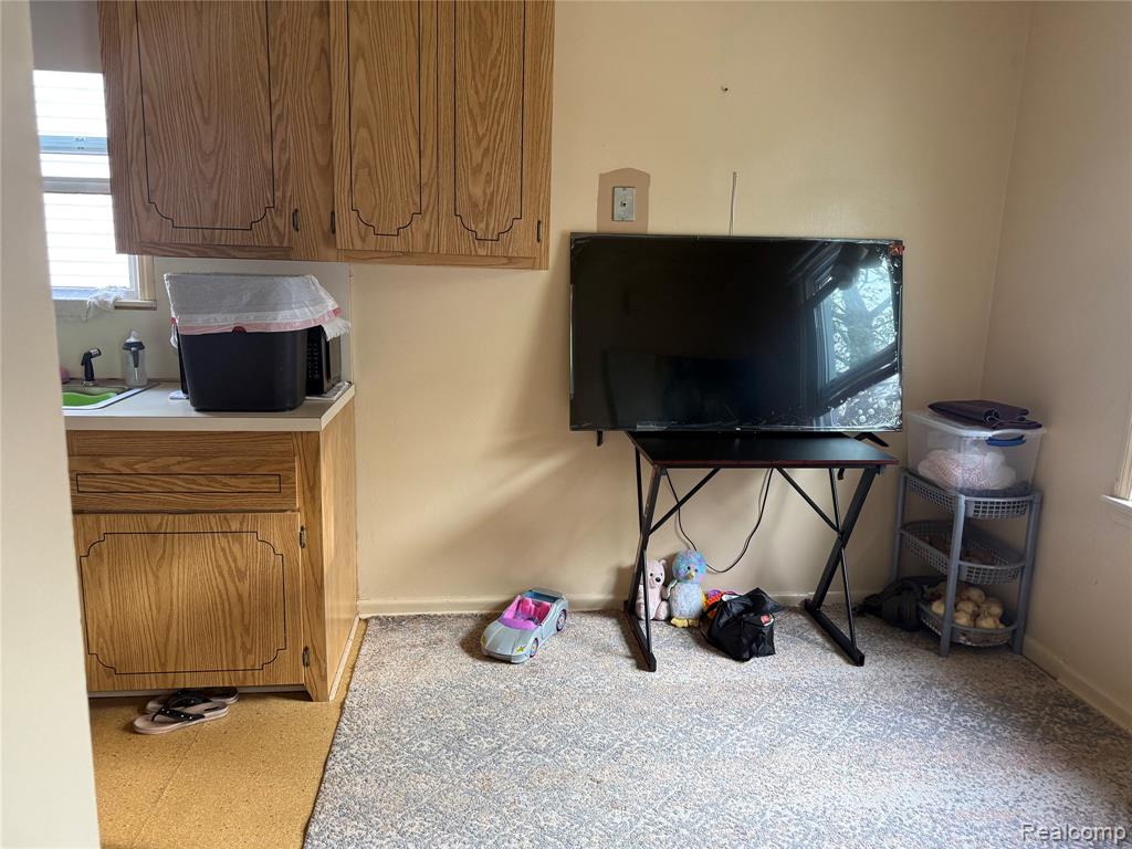 7618 Hazelton Street, Dearborn Heights, MI 48127 — Photo 12