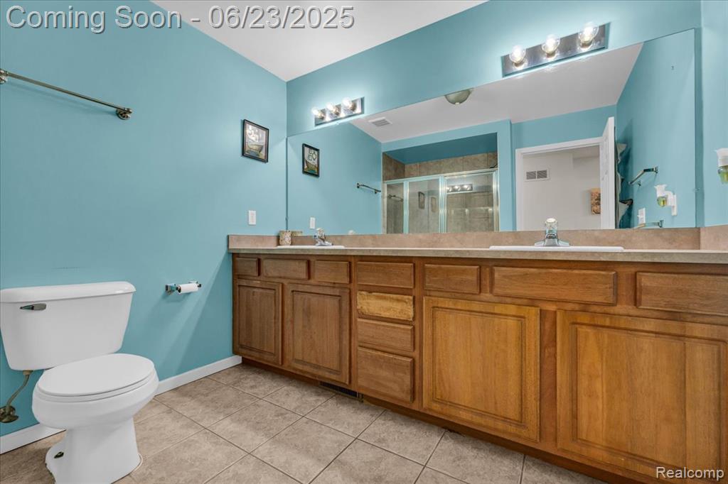 417 E BERNHARD Avenue, Hazel Park, MI 48030 — Photo 25