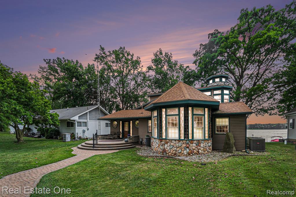 634 Dorbert Drive, Munith, MI 49259 — front exterior