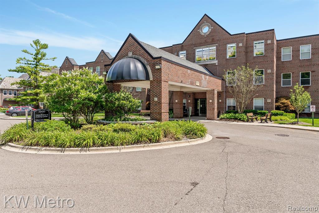 21305 Juniper Court, Farmington Hills, MI 48336 — Photo 36