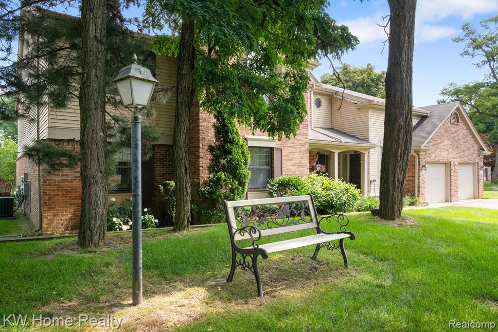29691 Pine Ridge Circle, Farmington Hills, MI 48331 — Photo 33