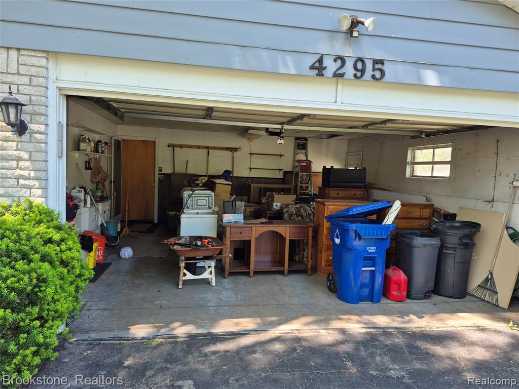 4295 Sashabaw Road, Waterford, MI 48329 — Photo 8