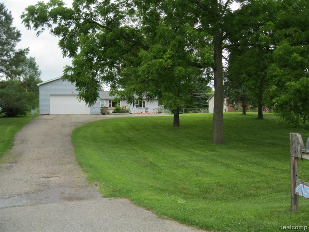 4500 Pommore, Milford, MI 48380 — Photo 2