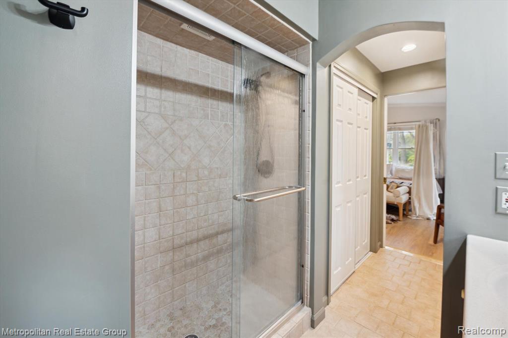 9327 LAKE CREST Drive, Whitmore Lake, MI 48189 — Photo 17