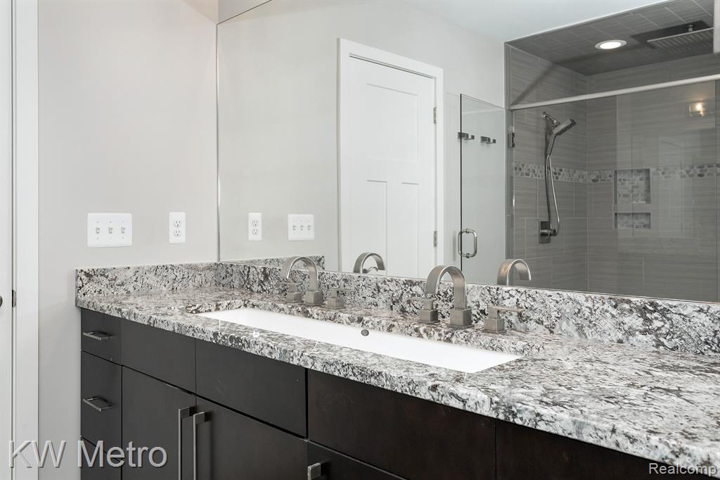 602 CHERRY Avenue, Royal Oak, MI 48073 — Photo 32