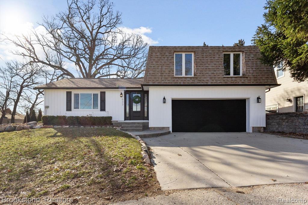 633 DETROIT Avenue, Lake Orion, MI 48362 — front exterior