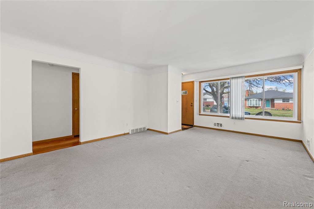 25629 Ridgeway Street, Dearborn Heights, MI 48127 — Photo 7
