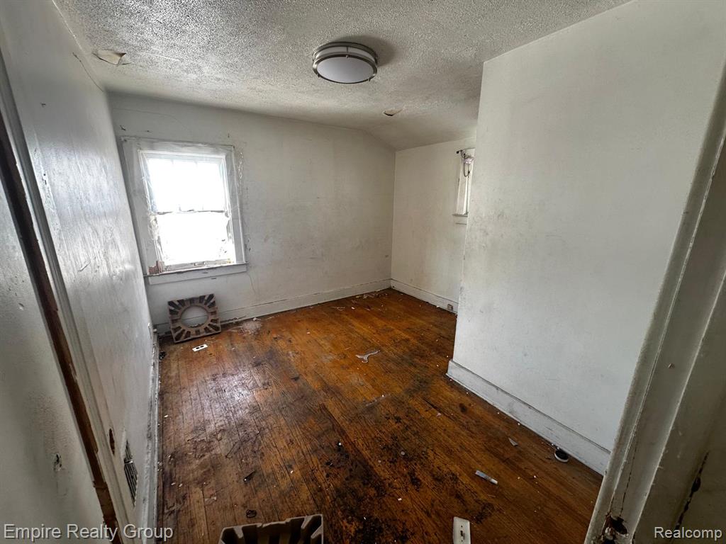 9326 Ward Street, Detroit, MI 48228 — Photo 11
