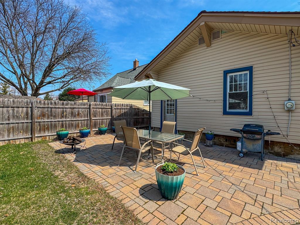 720 S DORCHESTER Avenue, Royal Oak, MI 48067 — Photo 6