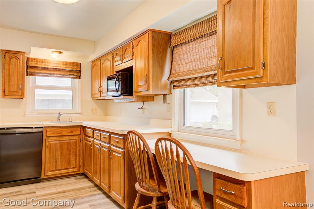 4708 Woodland Avenue, Royal Oak, MI 48073 — Photo 11