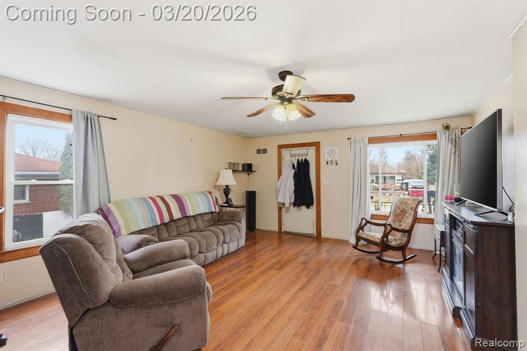 8521 Dale, Center Line, MI 48015 — Photo 4