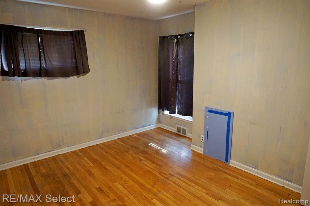570 SHOREVIEW Drive, Waterford, MI 48328 — Photo 31