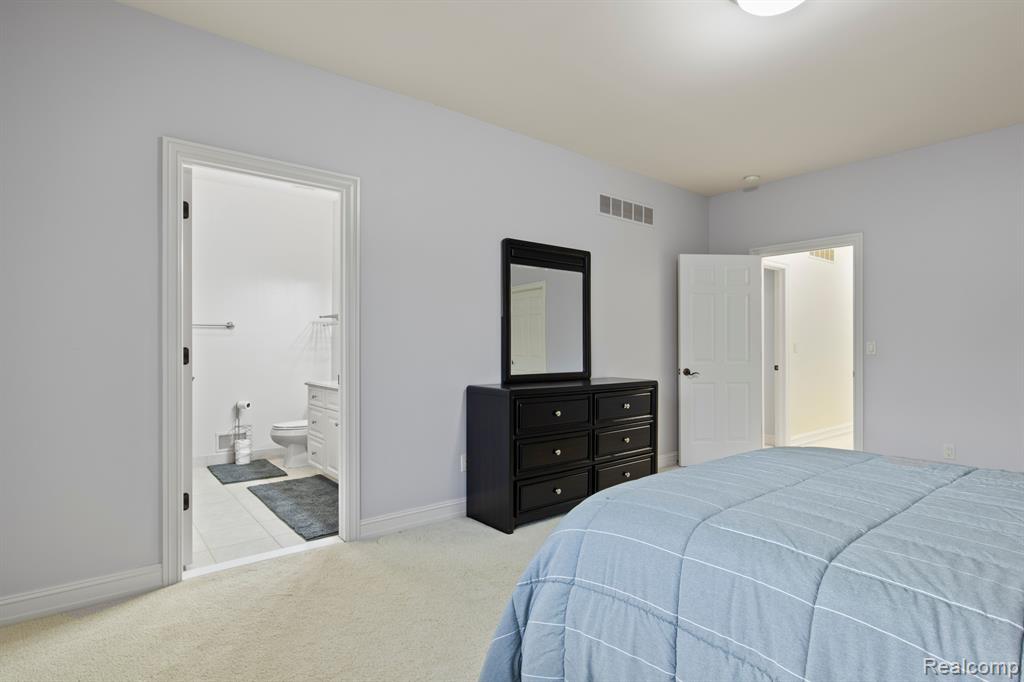 8151 ROLLING MEADOWS Drive, Canton, MI 48187 — Photo 57