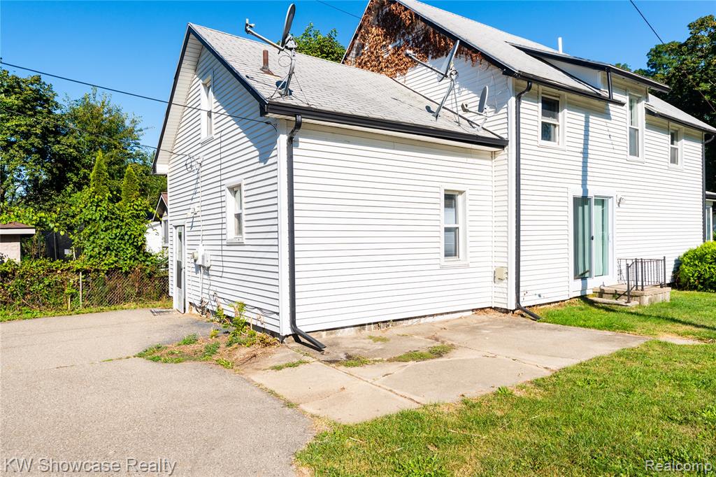 3033 Cass Lake Avenue, Keego Harbor, MI 48320 — Photo 29