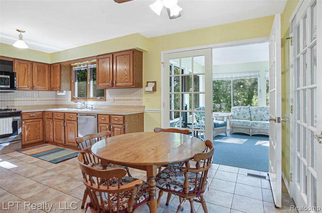 5236 Schlenker Road, Hamburg, MI — Photo 43