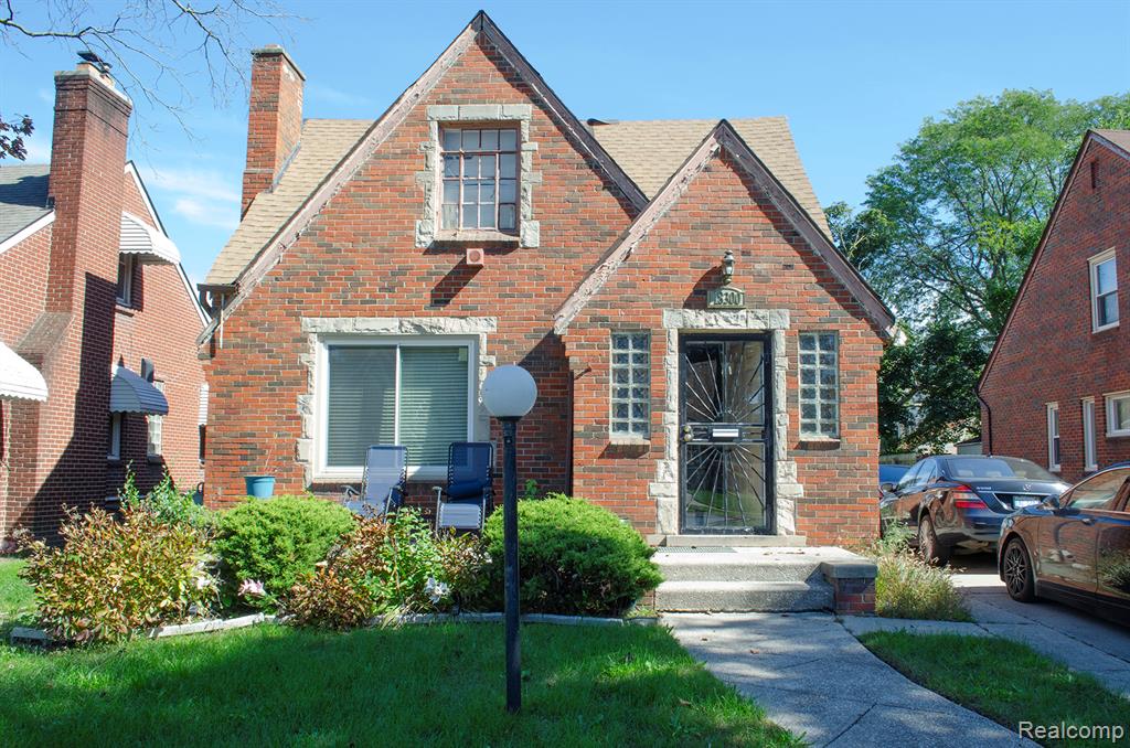 18300 Robson Street, Detroit, MI 48235