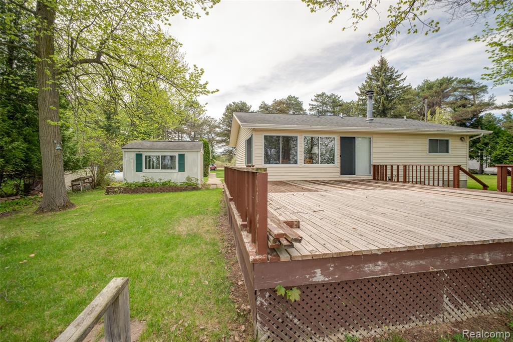 6240 Lakeshore Road N, Palms, MI 48465 — Photo 25