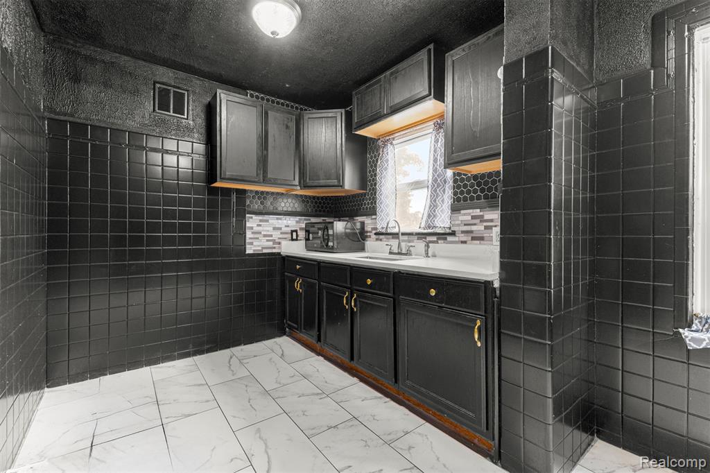 8889 Lane Street, Detroit, MI 48209 — Photo 16