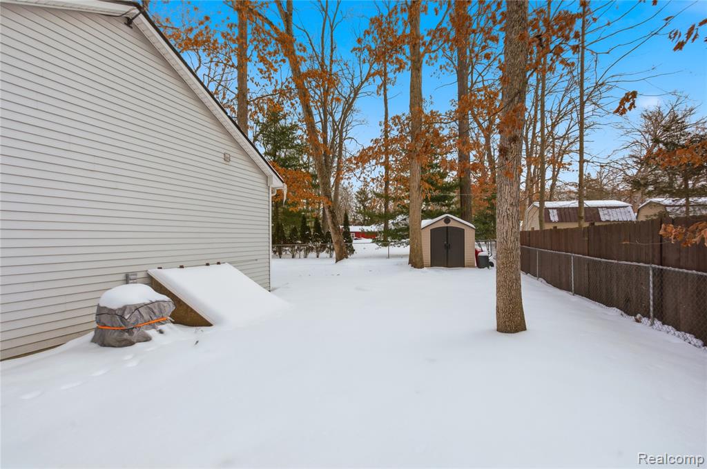 6522 Riverdale Road, Whitmore Lake, MI 48189 — Photo 20
