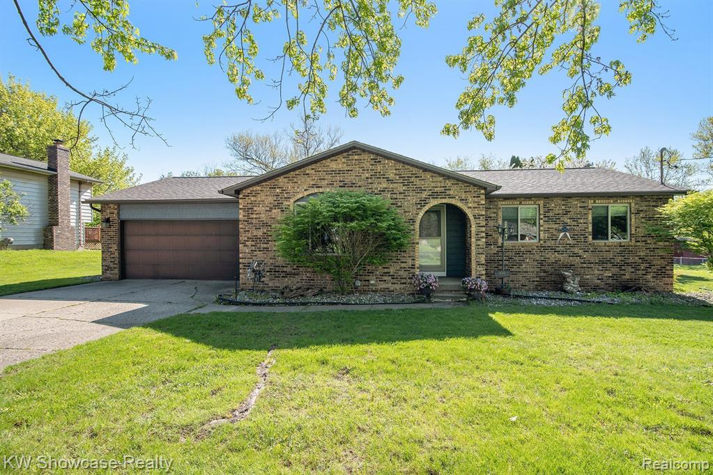 4045 S ELMS Road, Swartz Creek, MI 48473 — front exterior