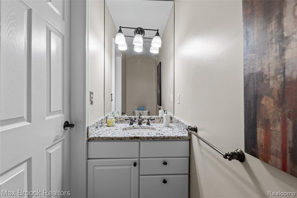 5605 Woodwind Drive, Bloomfield Hills, MI 48301 — Photo 51