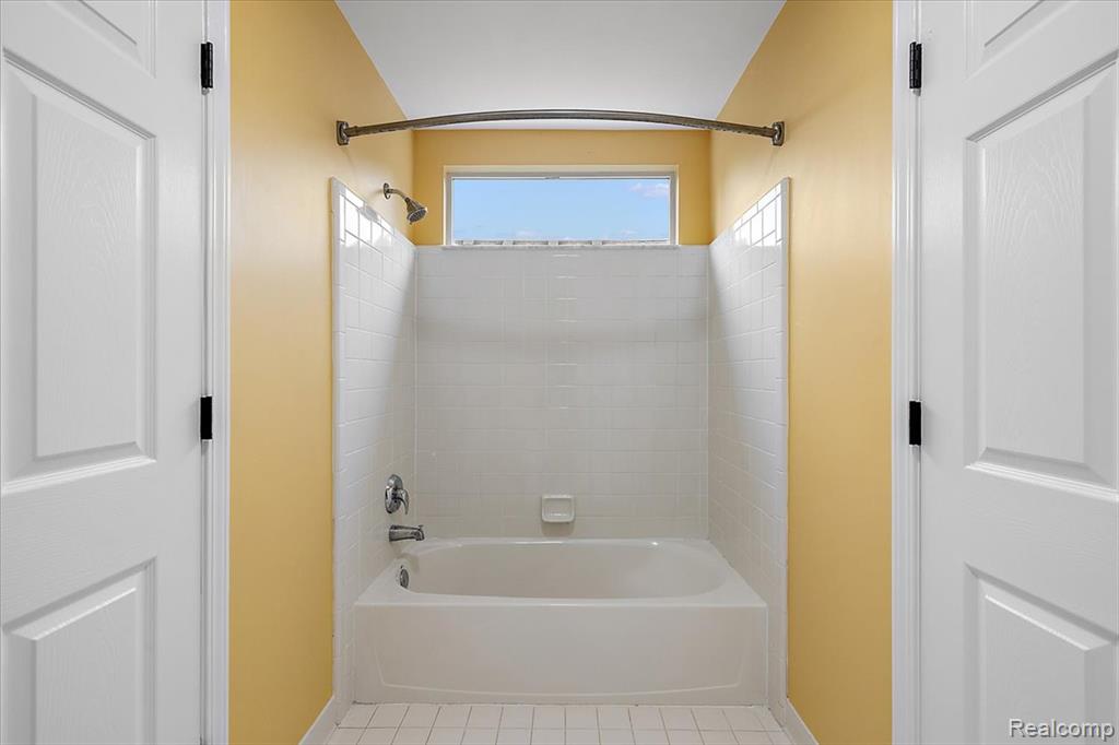 5390 Plantation Drive, Commerce Twp, MI 48382 — Photo 56