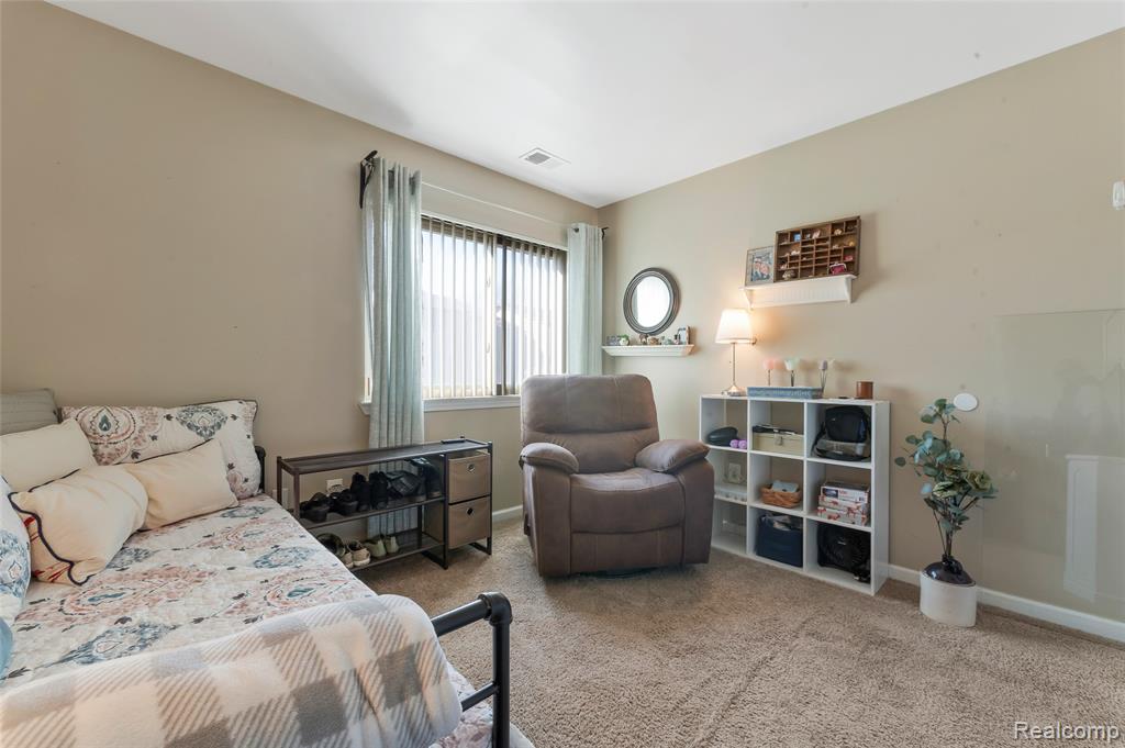 33585 Pondview Circle, 116, Livonia, MI 48152 — Photo 15