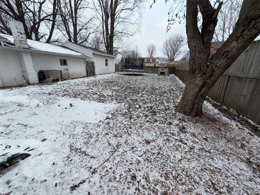 609 S Wood Street, Chesaning, MI 48616 — Photo 21