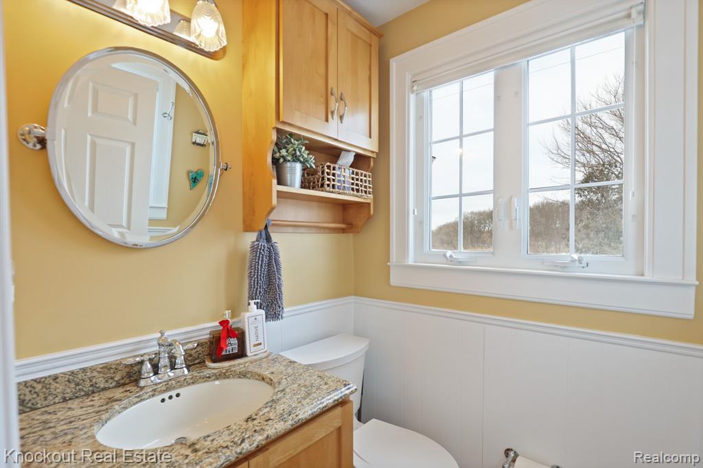 5383 Riverview Drive, Bridgeport, MI 48722 — Photo 46