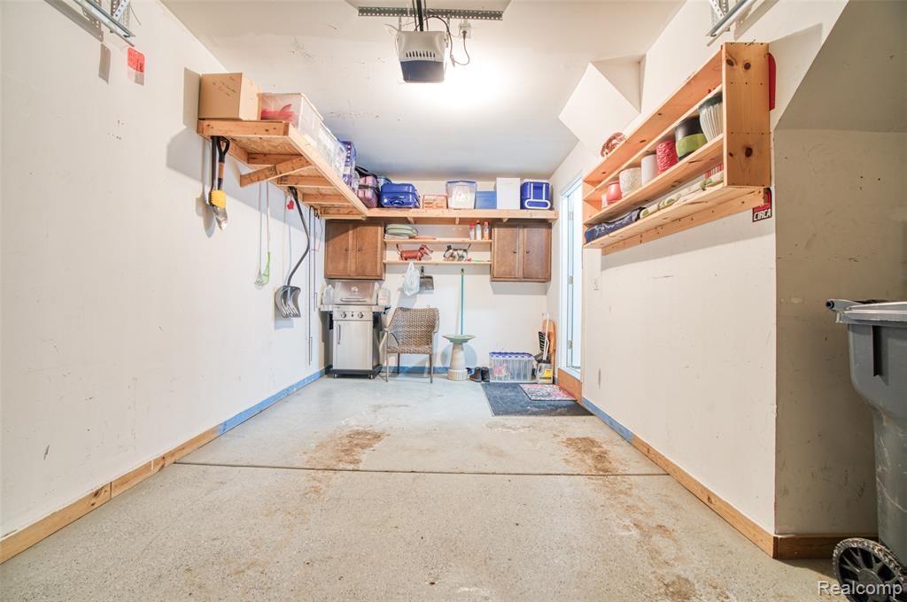 722 Griswold Street, 8, Howell, MI 48843 — Photo 24