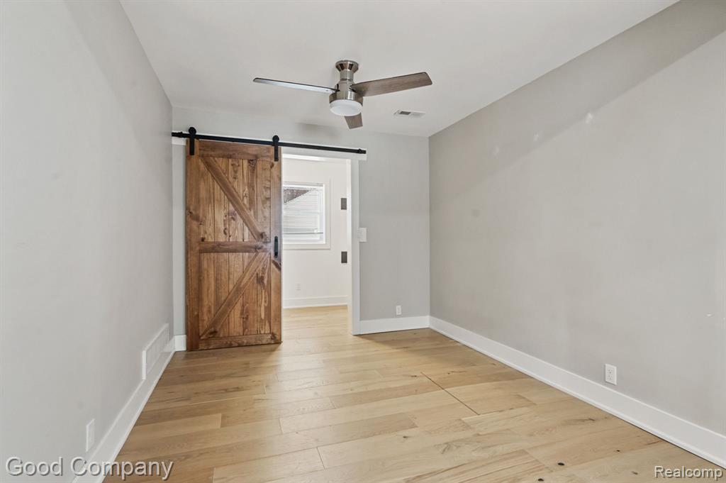47155 VANKER Avenue, Shelby Twp, MI 48317 — Photo 17