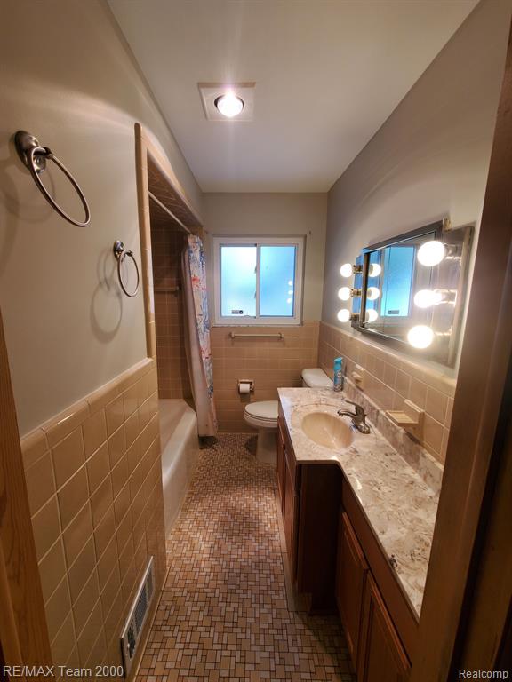 4565 UNIVERSAL Street, Dearborn Heights, MI 48125 — Photo 16