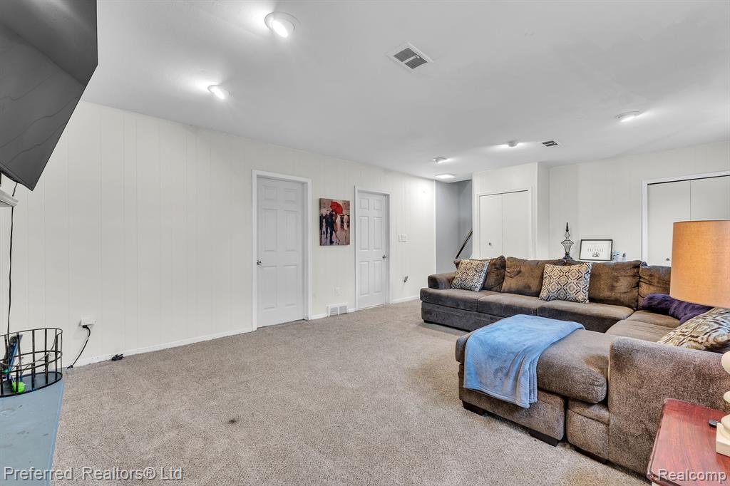 8722 WOODSHIRE Drive, White Lake, MI — Photo 32