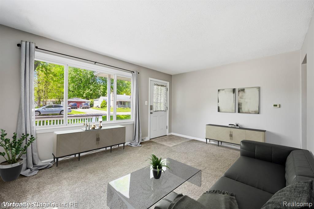 9034 Elmhurst Avenue, Plymouth, MI 48170 — Photo 8