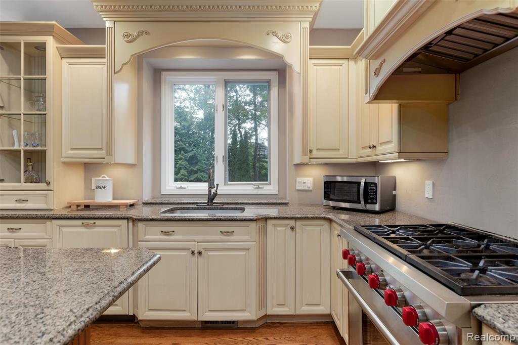 8035 High Point Trail, White Lake, MI — Photo 18