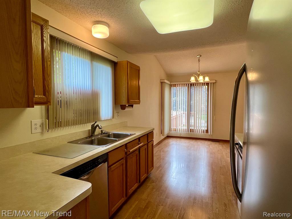 22135 RIVER RIDGE Trail, Farmington Hills, MI 48335 — Photo 4