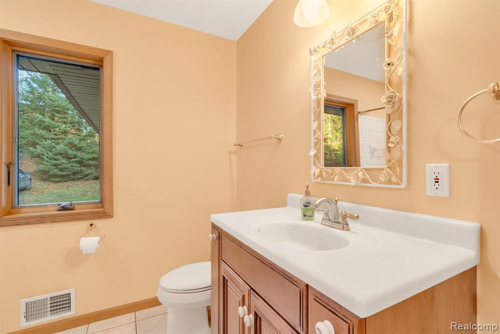 425 Rosell Road, Holly, MI 48442 — Photo 32