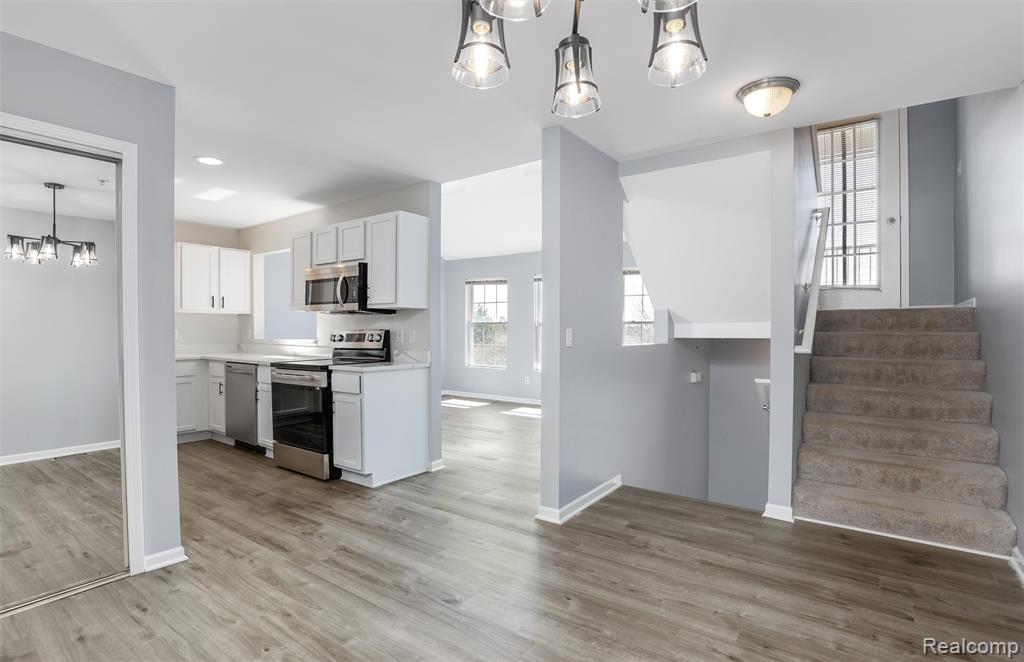 1111 BEAVER Run, Troy, MI 48083 — Photo 3