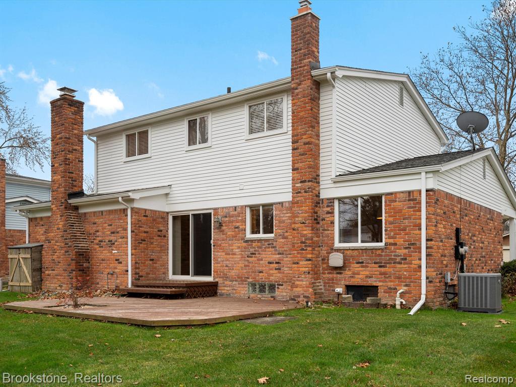 5628 PATTERSON Drive, Troy, MI 48085 — Photo 4