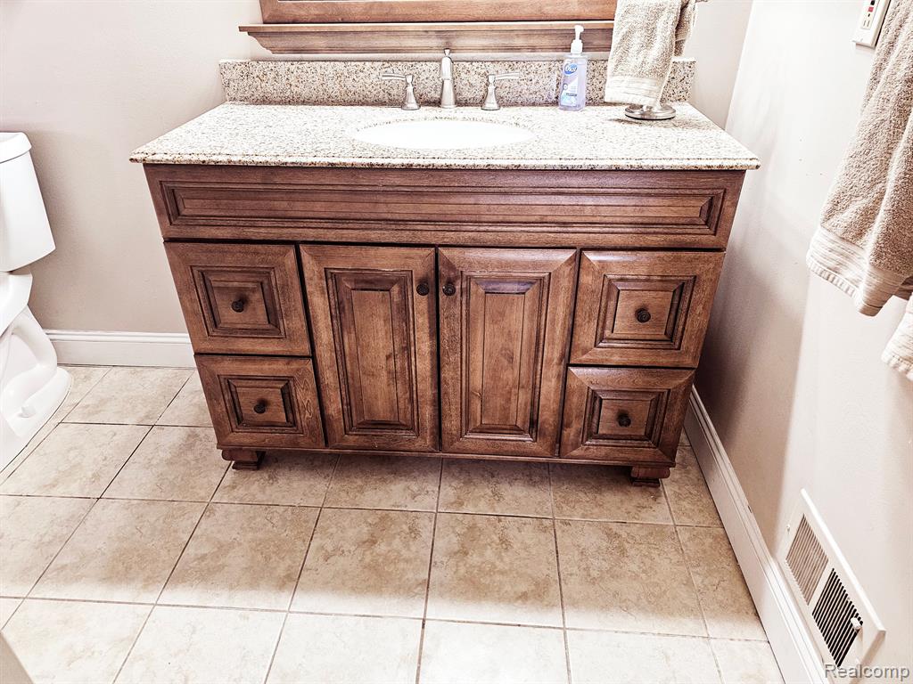 40703 Newport Dr, 249, Plymouth, MI 48170 — Photo 23