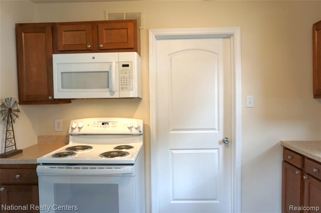 31743 Rush Street, Garden City, MI — Photo 10