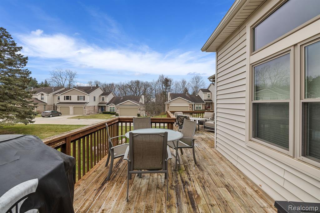 626 WOODSIDE Drive, 62, Milford, MI 48381 — Photo 47