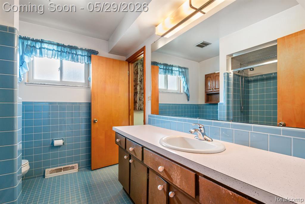 38230 Chartier Street, Harrison Township, MI — Photo 31